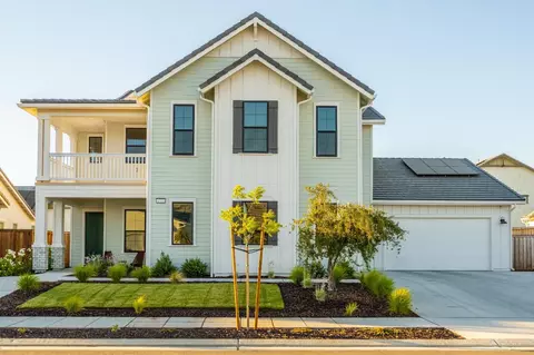 1721 Trenton Ave, Clovis, CA 93619