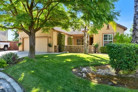 11085 E Le Conte Pass Ct, Clovis, CA 93619