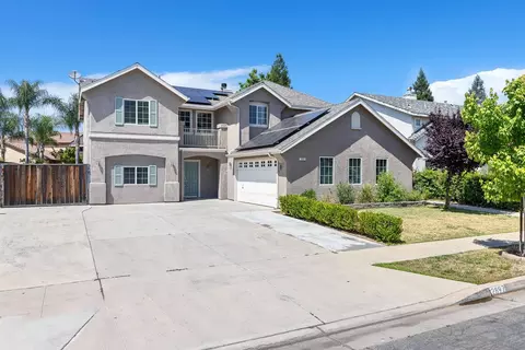 2897 Griffith Ave, Clovis, CA 93611