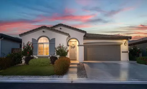 949 Skylar Ln, Clovis, CA 93619