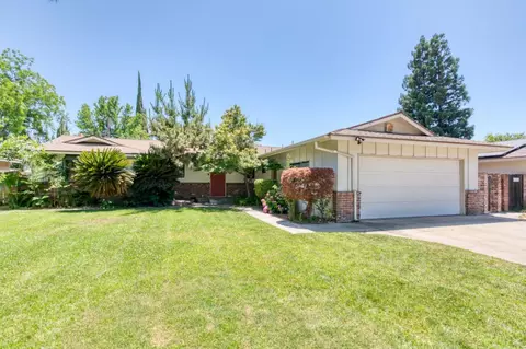 147 W Dovewood Ln, Fresno, CA 93704