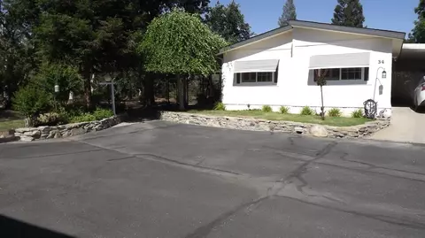 8701 N Highway 41 #34, Fresno, CA 93720