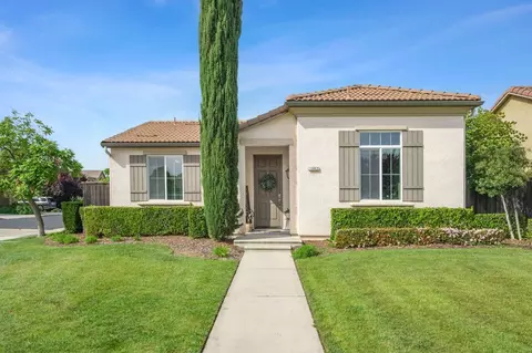 1802 N Highland Ave, Clovis, CA 93619