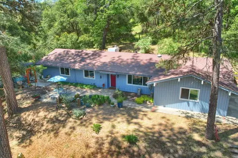 46510 Bissett Station Rd, Ahwahnee, CA 93601