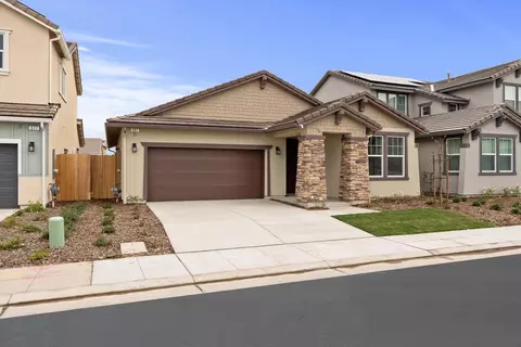 387 Peters Rd S, Madera, CA 93636