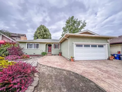 74 Peace Dr, Watsonville, CA 95076