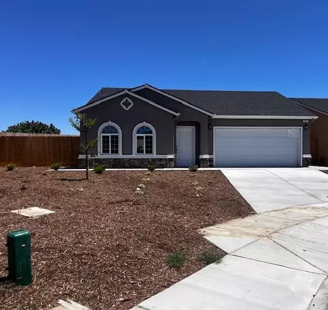 937 Grangeville Ave, Avenal, CA 93204