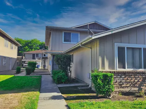 4969 N Holt Ave #101, Fresno, CA 93705