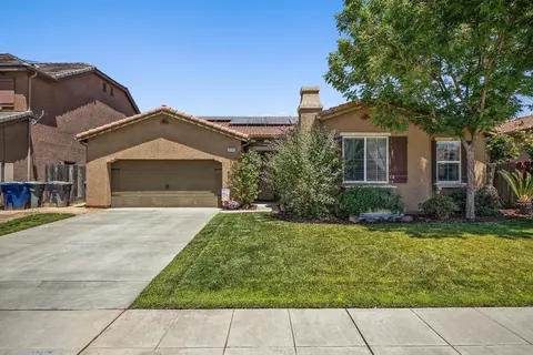 3741 Wrenwood Ave, Clovis, CA 93619