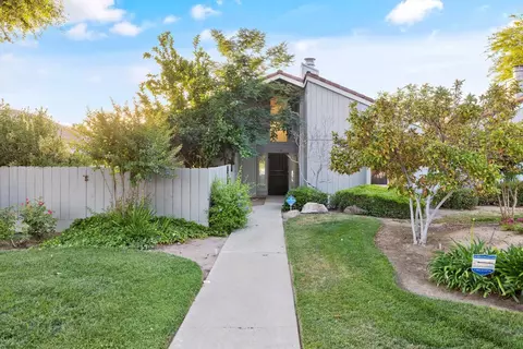 1816 Cougar Ln, Clovis, CA 93611