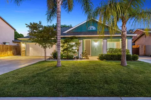 1170 Joy Ct, Exeter, CA 93221