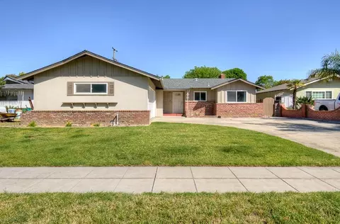 3892 N Fourth St, Fresno, CA 93726