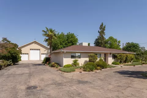 2334 N Bethel Ave, Sanger, CA 93657