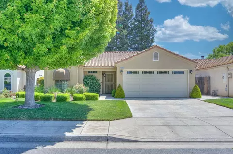 7426 N Hayston Ave, Fresno, CA 93720