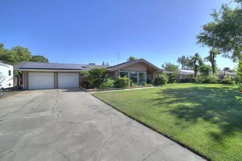 36227 Cloverleaf Ave, Madera, CA 93636
