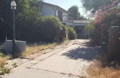 1012 N Thorne Ave, Fresno, CA 93728