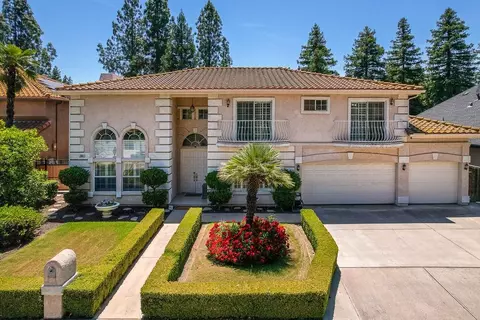 583 E Woodhaven Ln, Fresno, CA 93720
