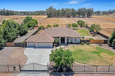 35712 Avenue 13 12, Madera, CA 93636