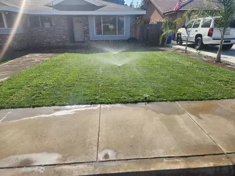 733 W Thurman Ave, Porterville, CA 93257