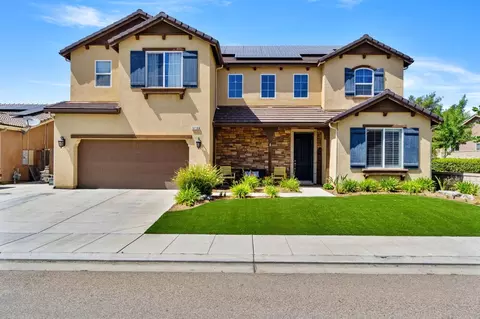3719 Portals Ave, Clovis, CA 93619