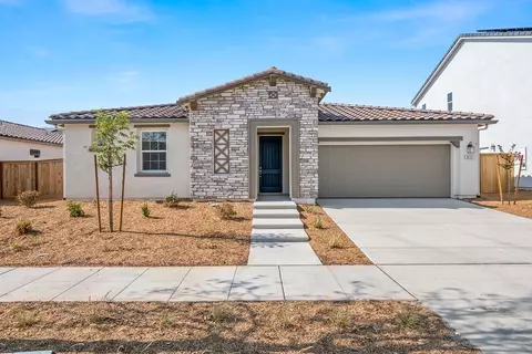 617 Stone Crest Ave, Madera, CA 93636