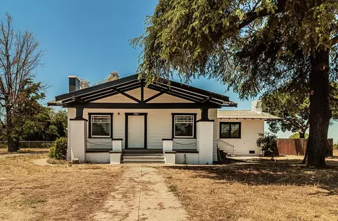 2325 10th Ave, Kingsburg, CA 93631