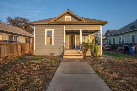 1217 N Harris St, Hanford, CA 93230