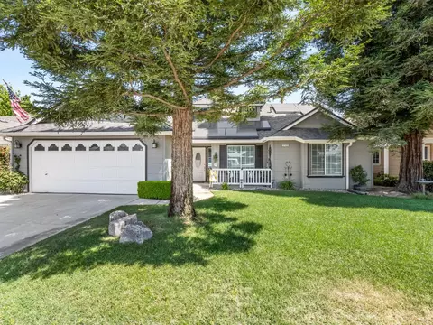 2143 Spruce Ave, Clovis, CA 93611