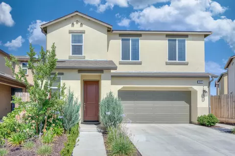 821 Del Monte Ave, Clovis, CA 93619