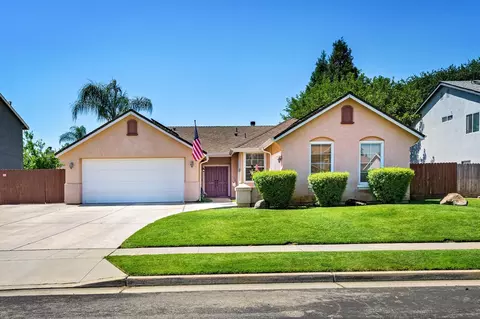 2816 Griffith Ave, Clovis, CA 93611