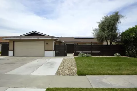 1735 W Donner Ave, Fresno, CA 93705
