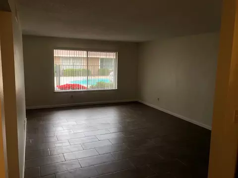 3749 N Fruit Ave #D, Fresno, CA 93705
