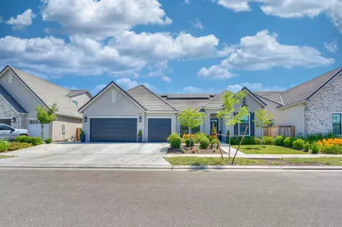 1143 Vintage Ave, Clovis, CA 93619