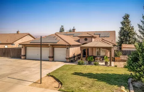 1304 S Northview St, Selma, CA 93662