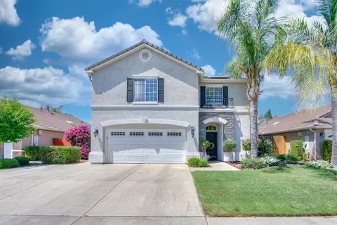 1845 Backowski Ave, Clovis, CA 93611