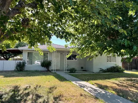 625 College Ave, Coalinga, CA 93210