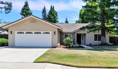 2500 Mitchell Ave, Clovis, CA 93611