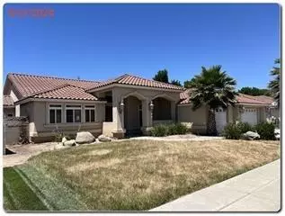 1464 Larrete Ave, Madera, CA 93637