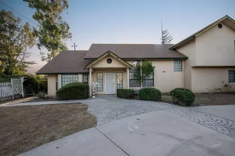 3945 N Angus St, Fresno, CA 93726