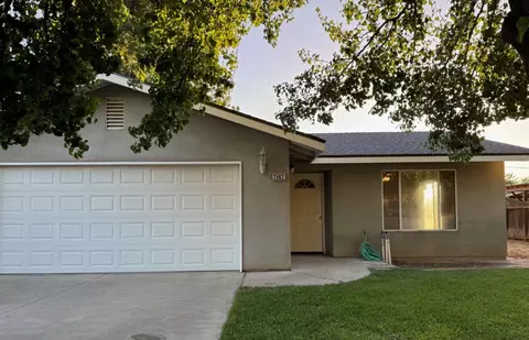 2562 W Barton Sq, Fresno, CA 93725