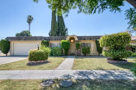 4066 N Tollhouse Rd, Fresno, CA 93726