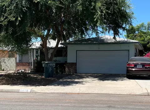 1415 Rawson Ave, Sanger, CA 93657