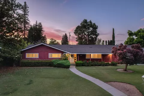 1712 W Dovewood Ave, Fresno, CA 93711