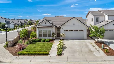 518 Expedition Way, Madera, CA 93636