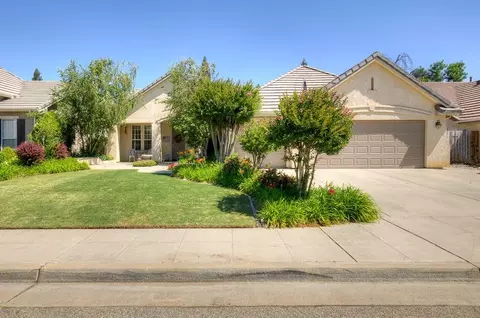 2737 Austin Ave, Clovis, CA 93611
