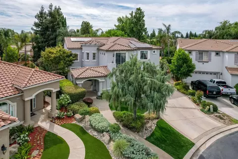 2419 E Soquel Cir, Fresno, CA 93720