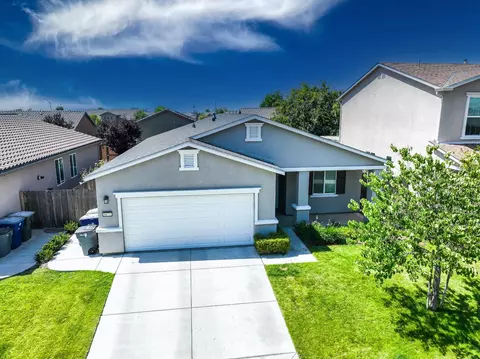 6671 E Geary St, Fresno, CA 93727