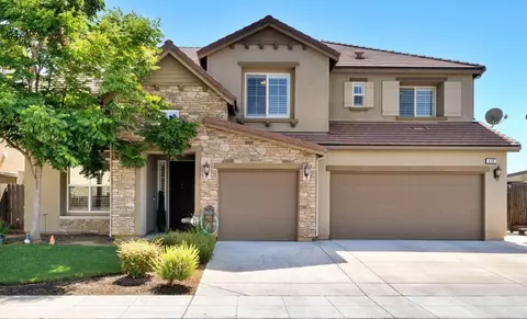 699 Hermosa Ave, Clovis, CA 93619