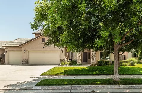 2831 Edgar Ave, Sanger, CA 93657