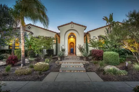10712 N Baird Ave, Fresno, CA 93730
